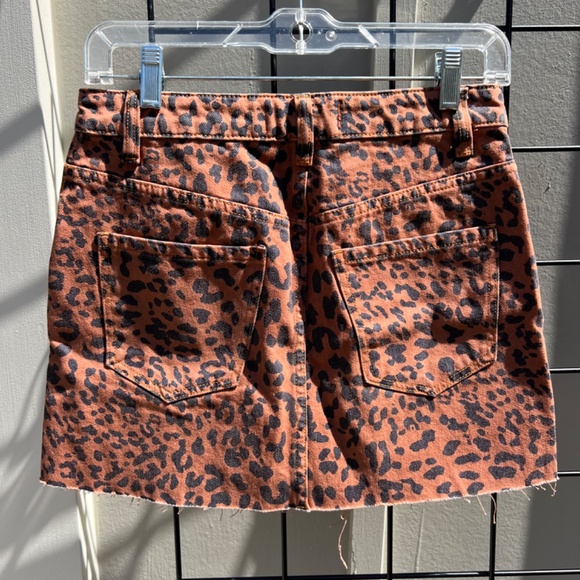 WE THE FREE- FREE PEOPLE- Cheetah Mini Skirt - Picture 6 of 8